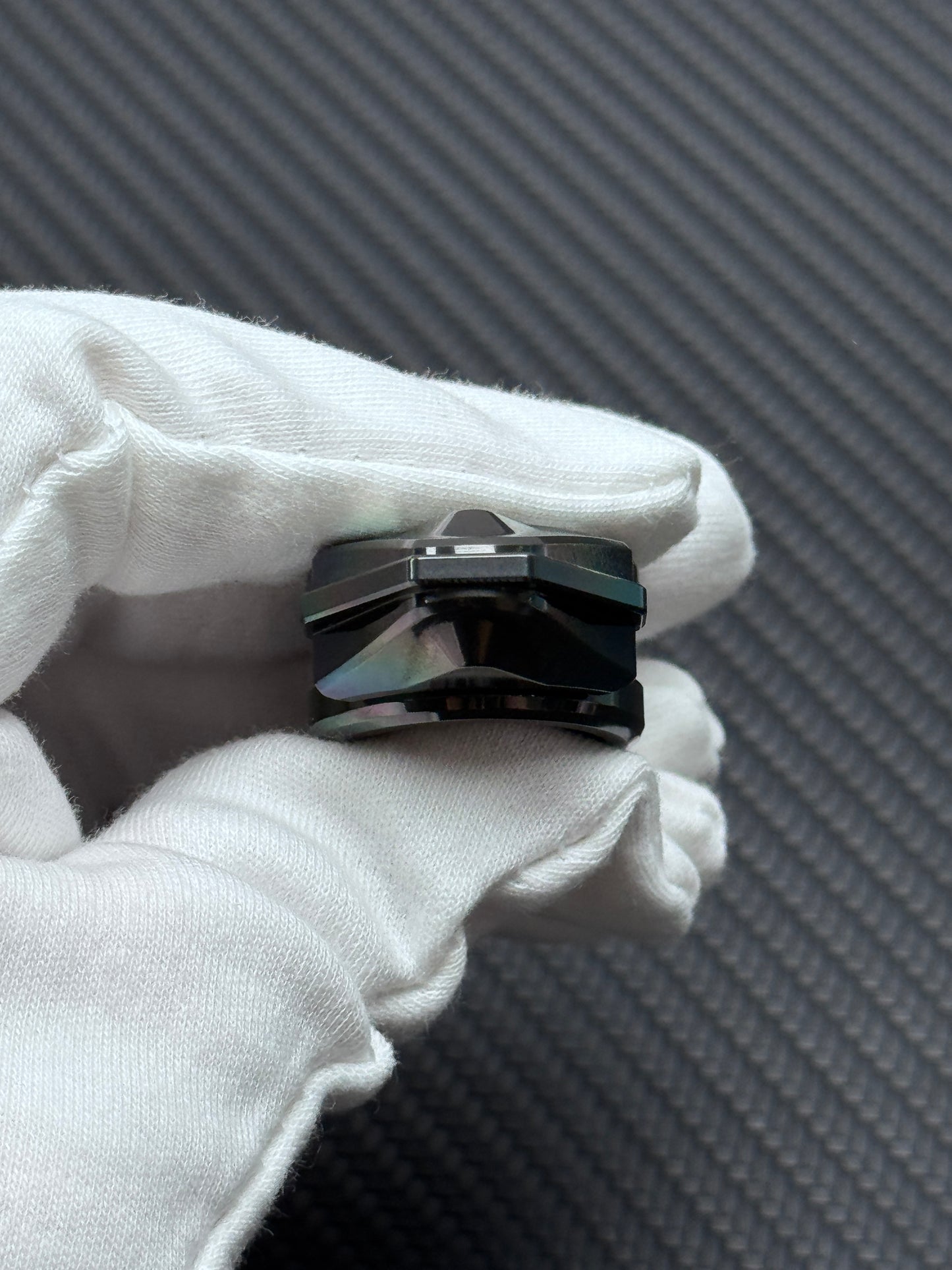Tri Leaf Vida Zirconium