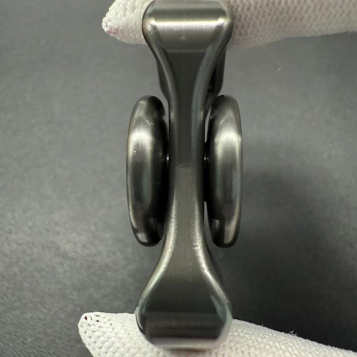Two-Leaf Horizon Zirconium