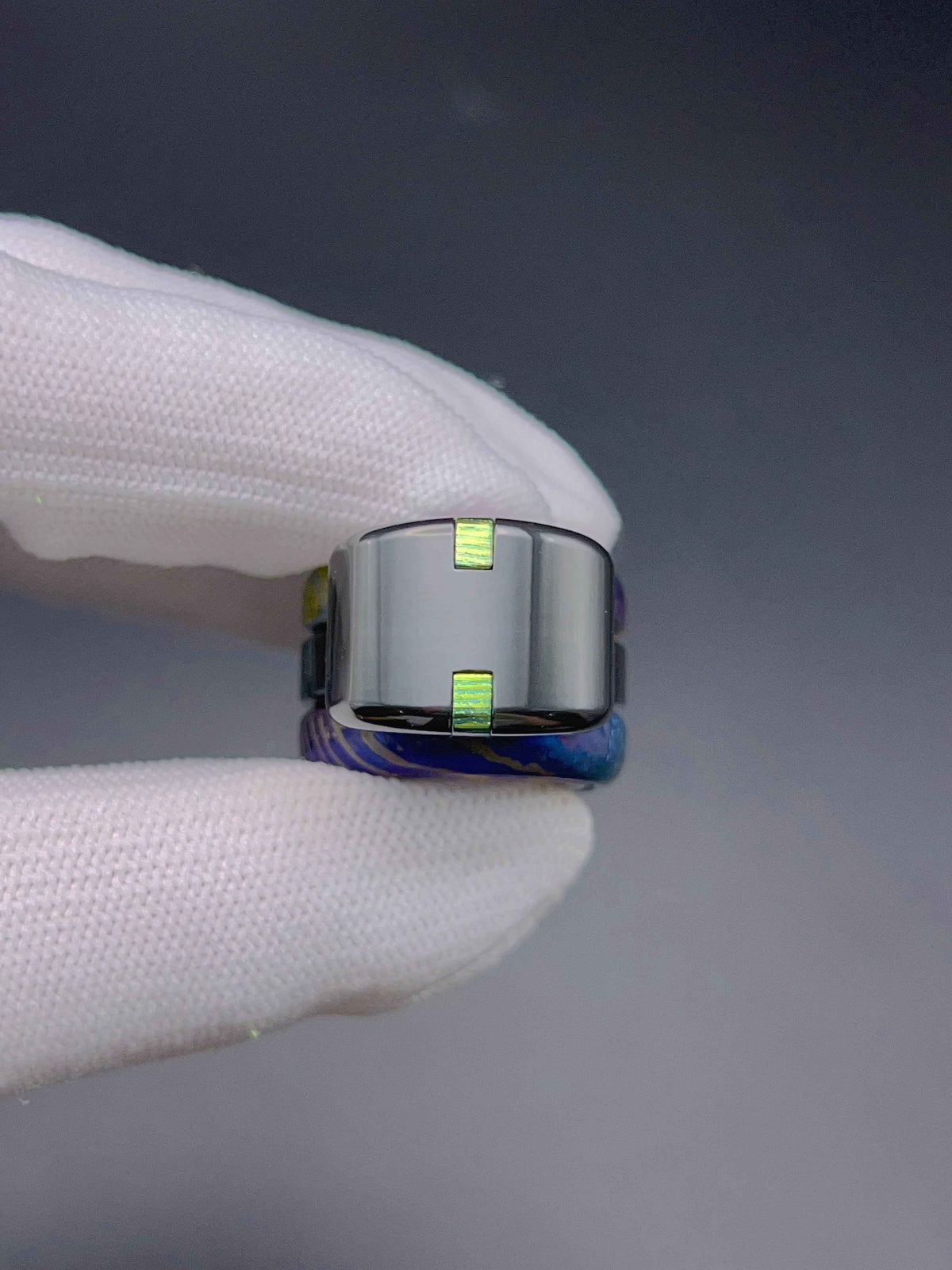 Floating Shadow Max Zirconium