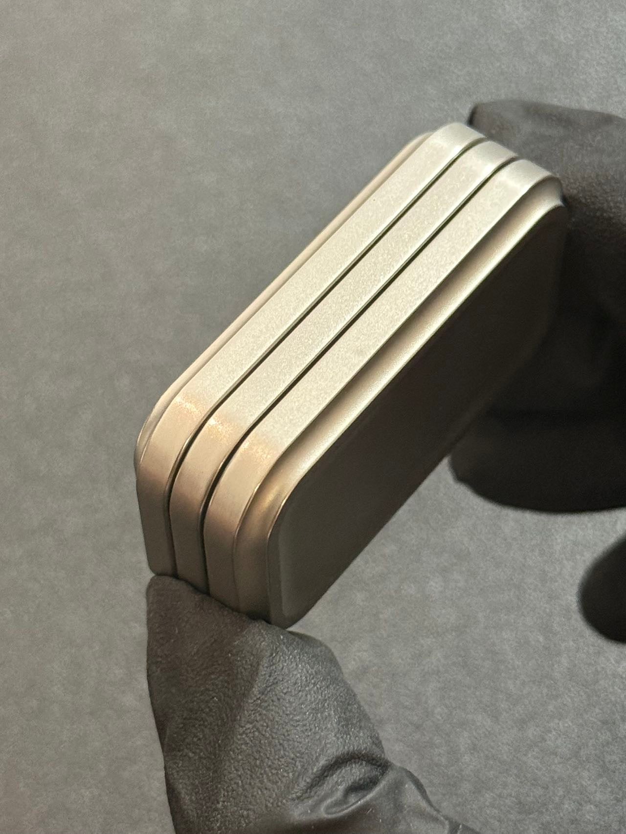 Magnet Feel Stainless Steel
