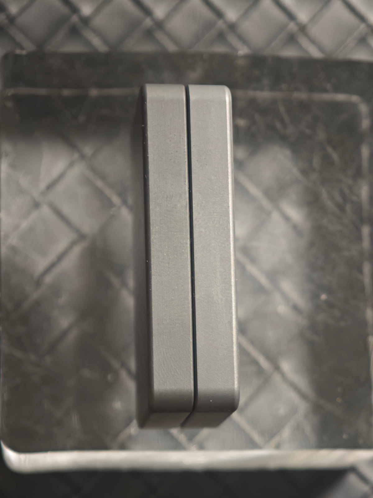 Mute Zirconium