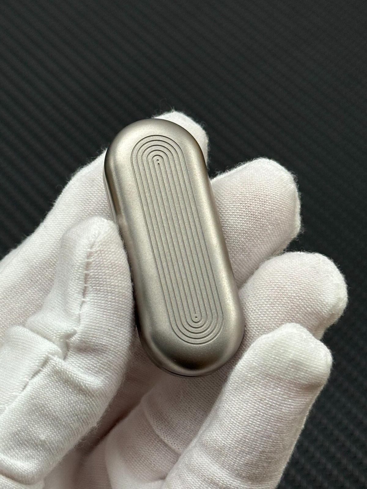 Floating Cloud Titanium