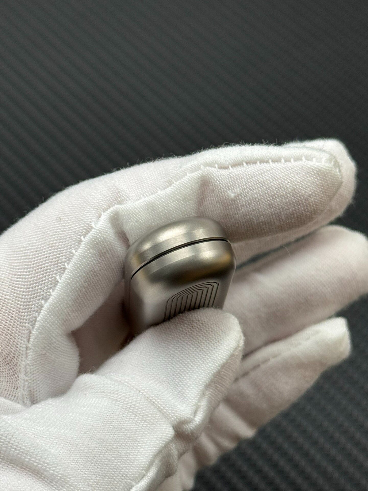 Floating Cloud Titanium