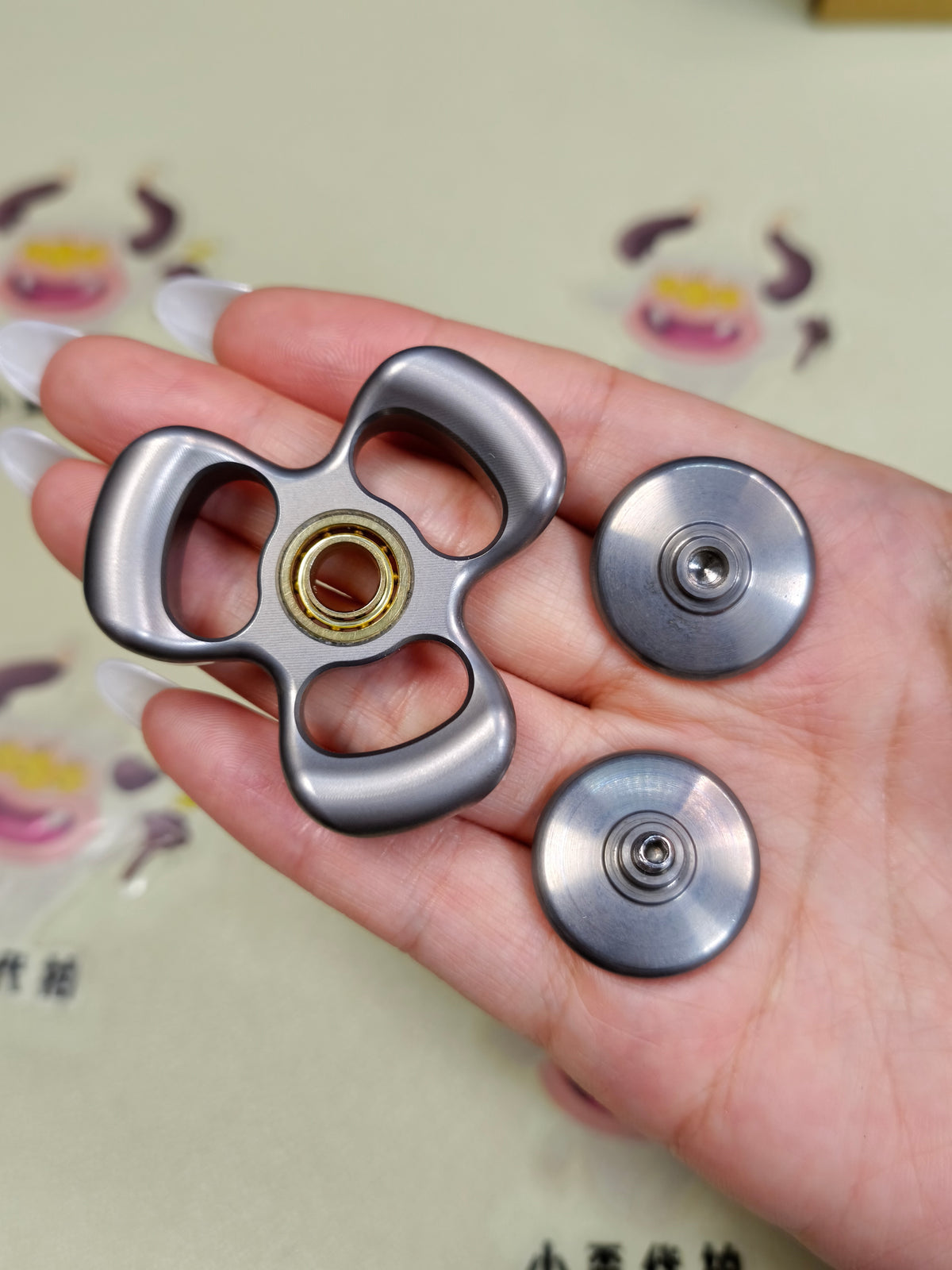 Three-Leaf Horizon Tungsten