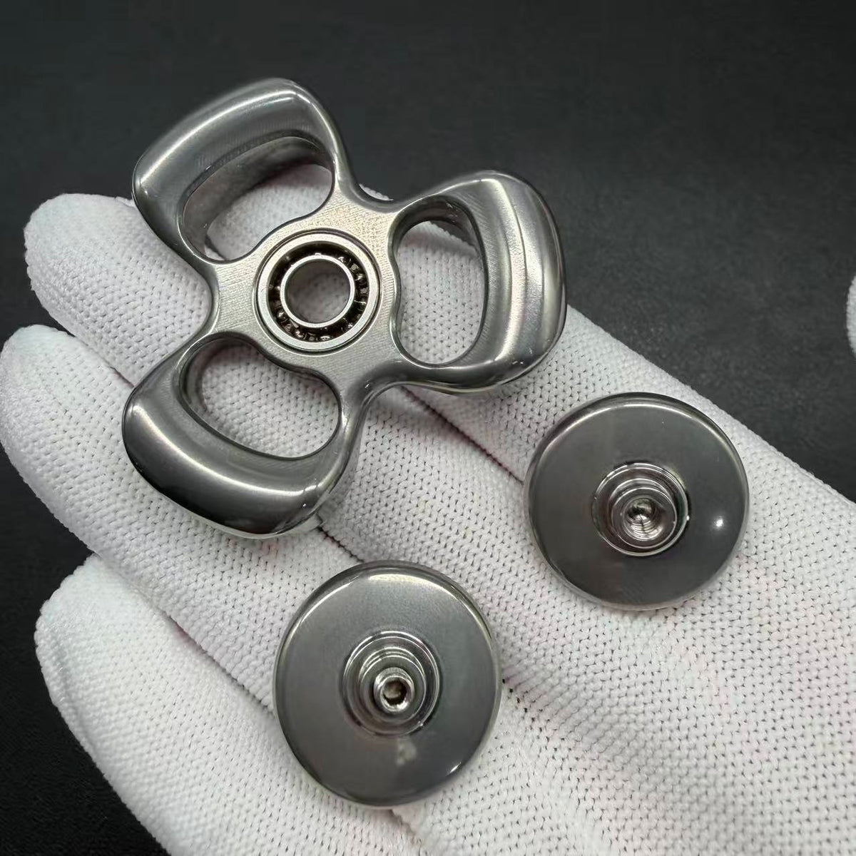 Three-Leaf Horizon Stainless Steel Stonewashed