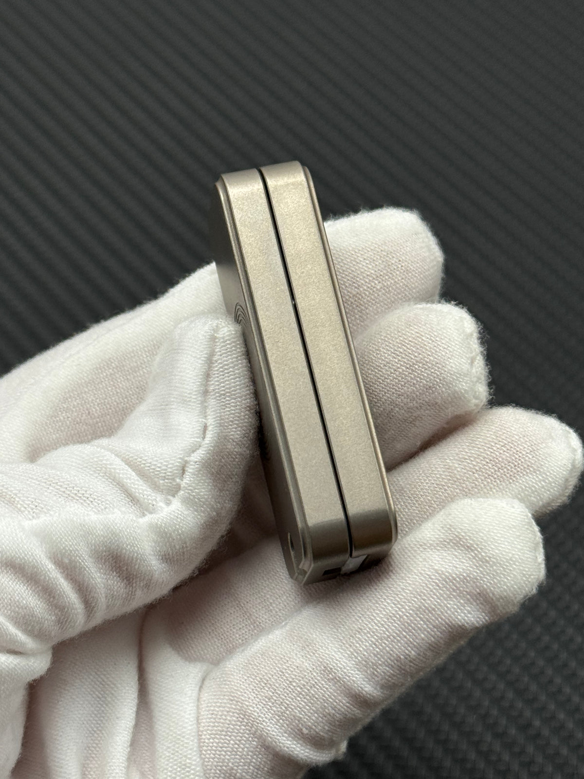 Sugar Cube Titanium