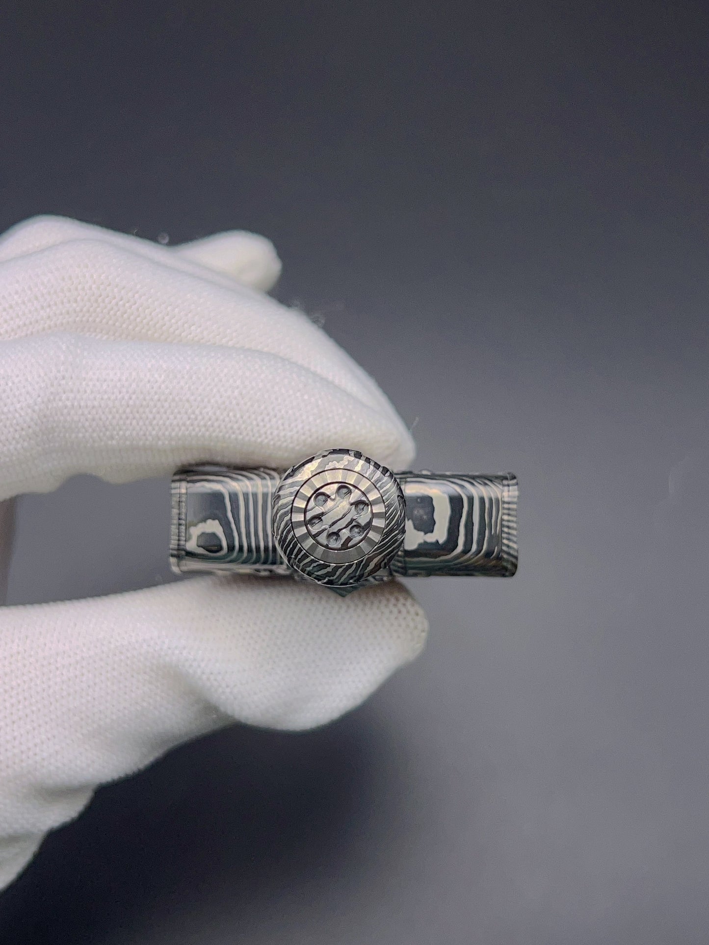White Tiger Lake Sword Zircuti Zirconium
