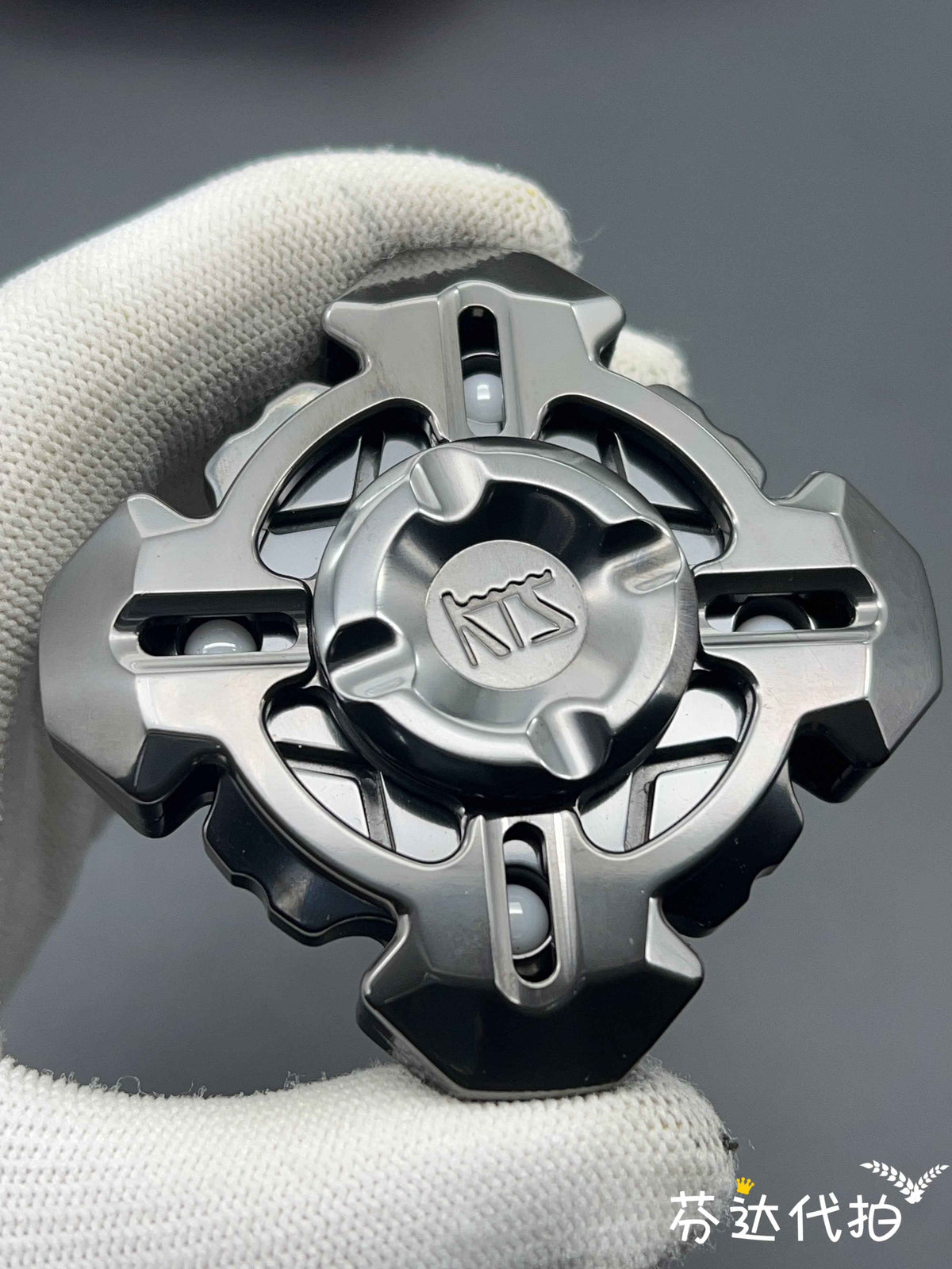 Spinner Zirconium