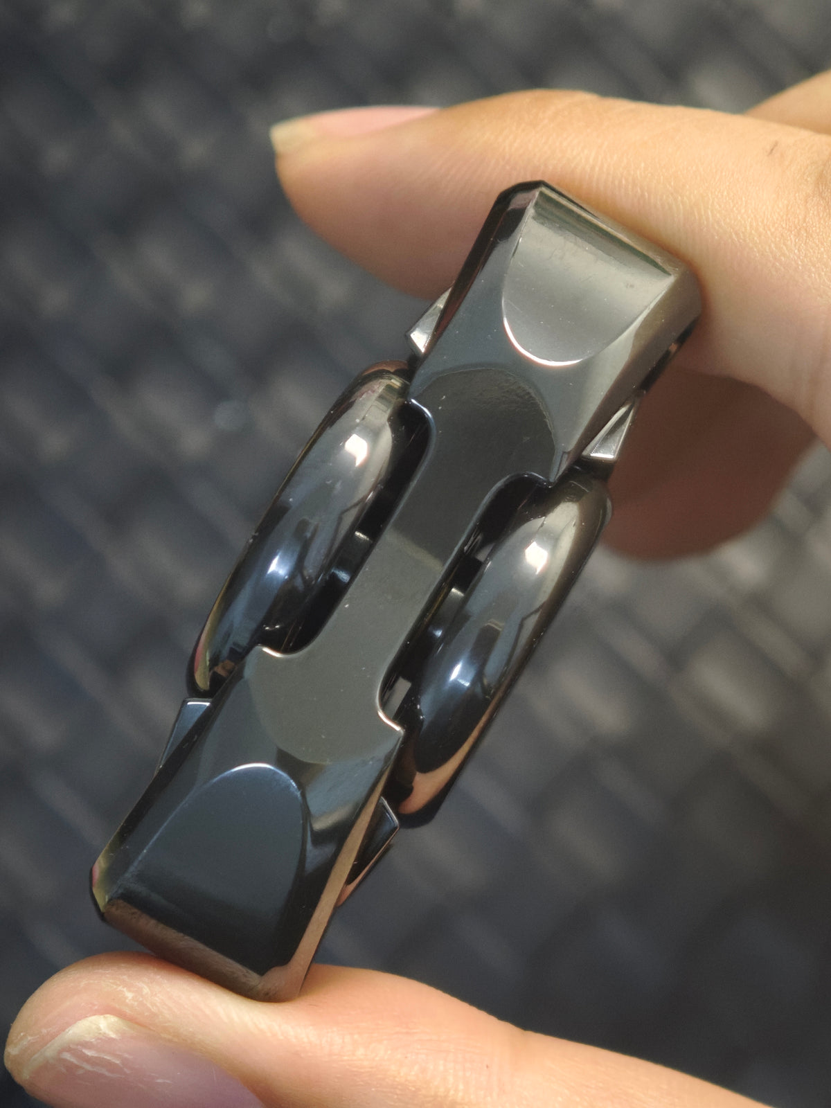 Pan Yixian Zirconium Polished