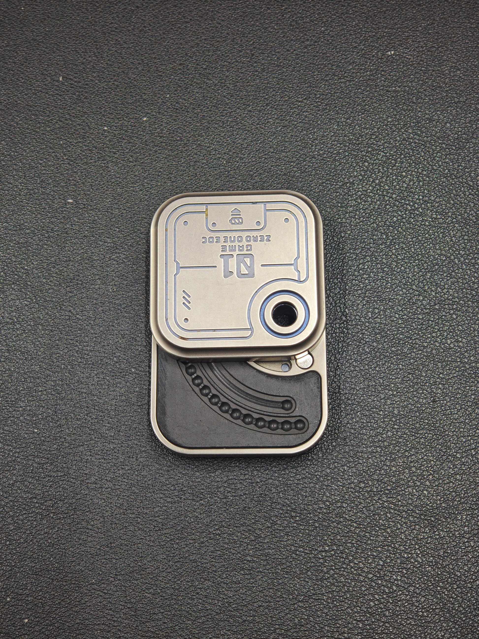 MAZE BLOCK Titanium