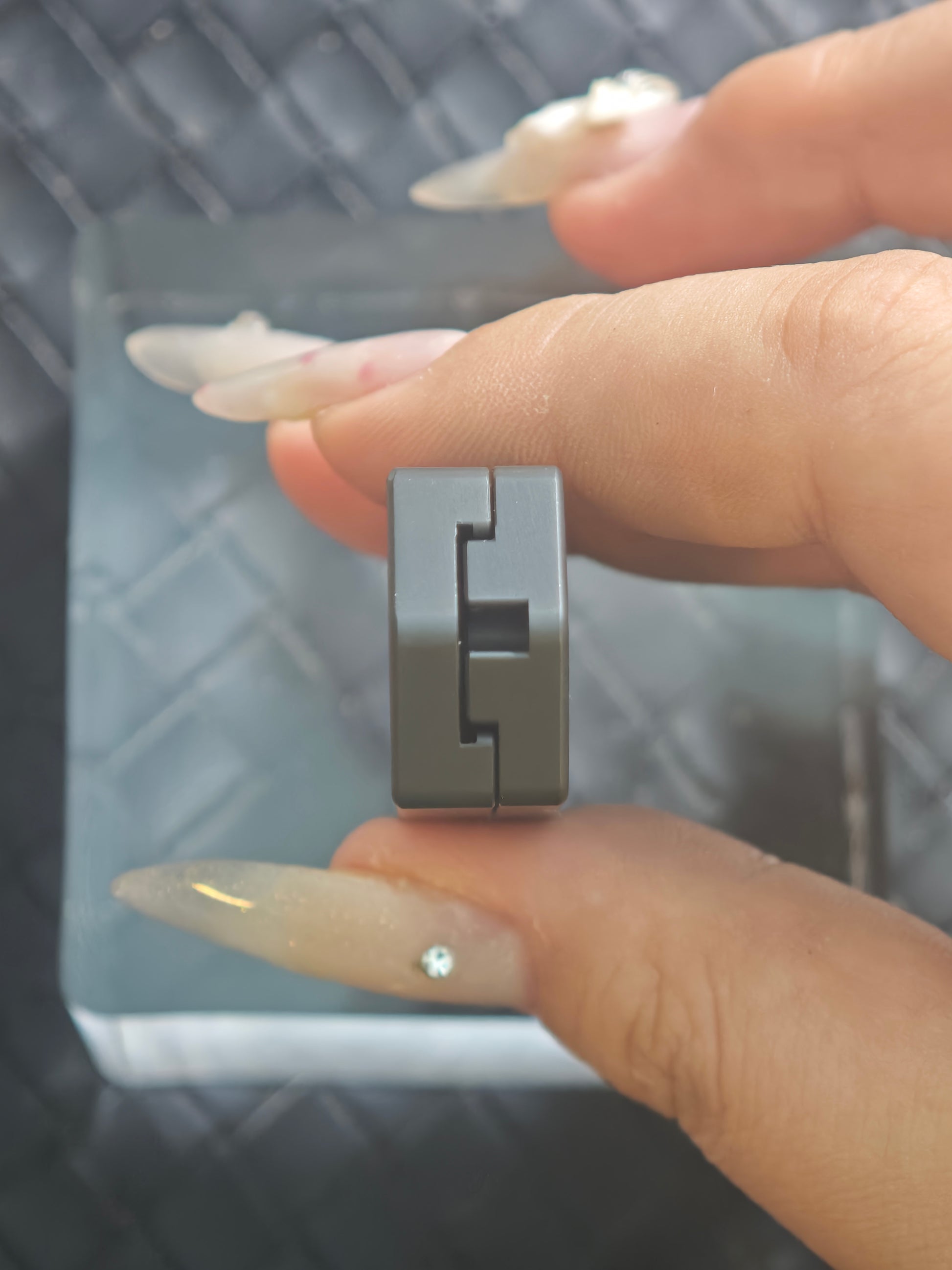 Plane Zirconium