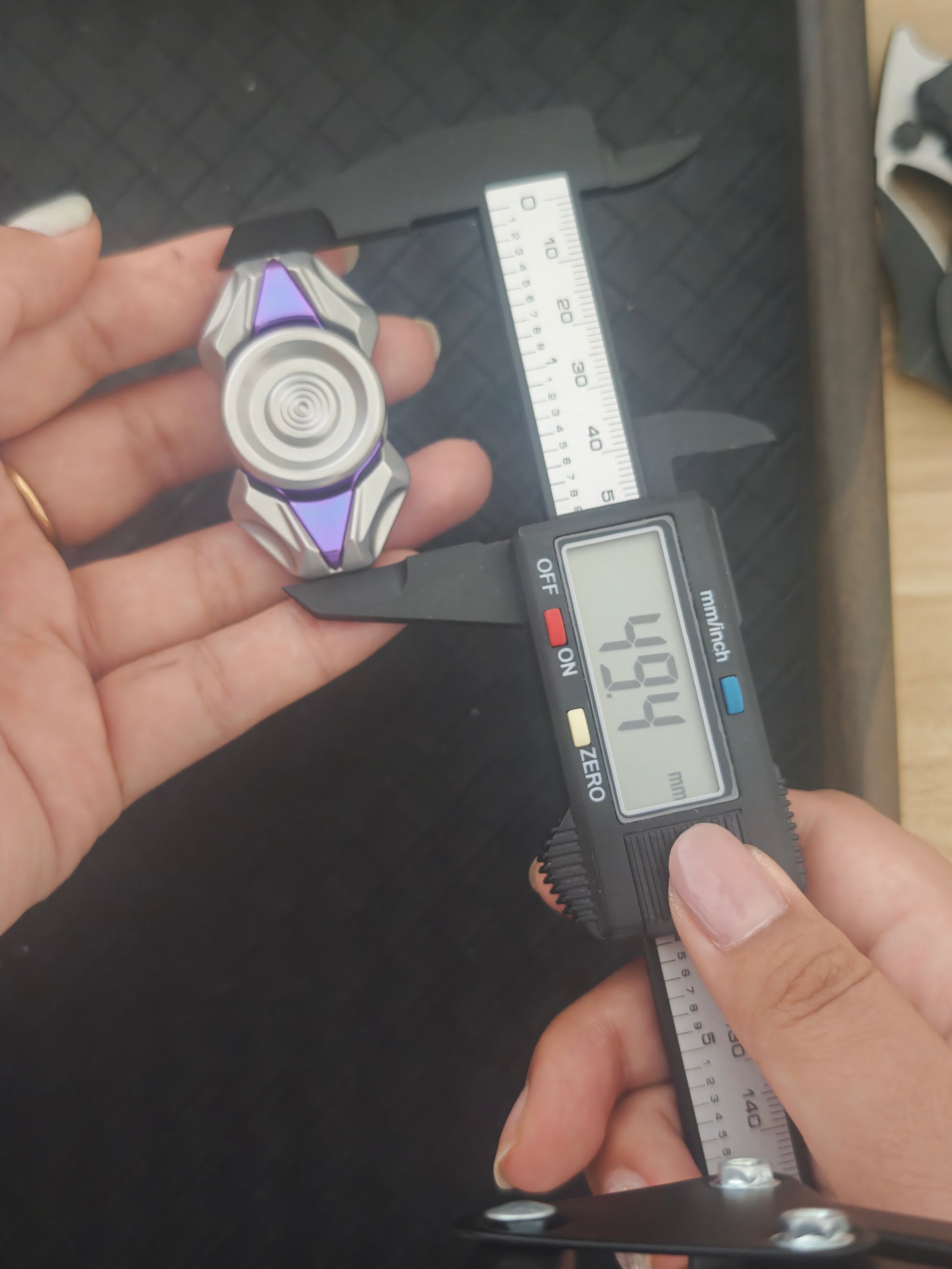 Spin Titanium Anodized