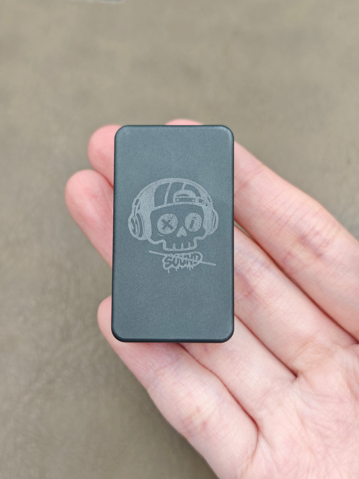Mute Zirconium