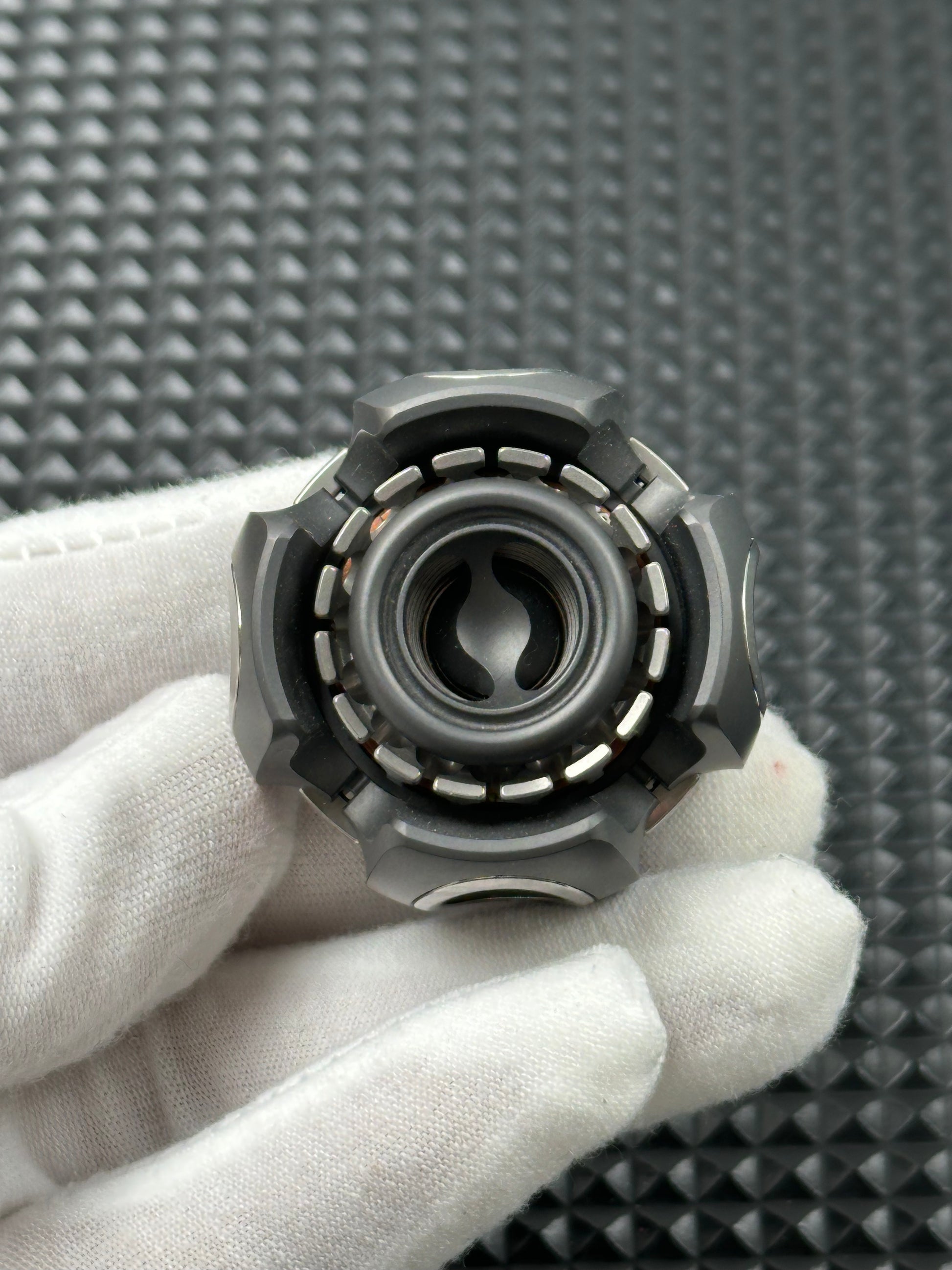 Noiz O Zirconium Limited Edition