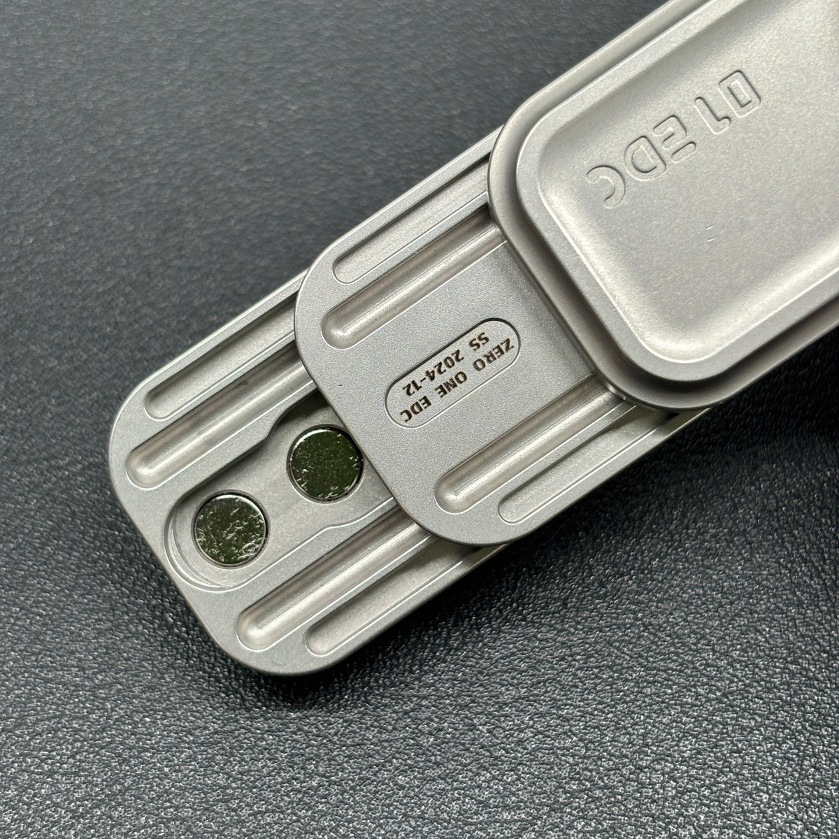 Magnet Feel Stainless Steel