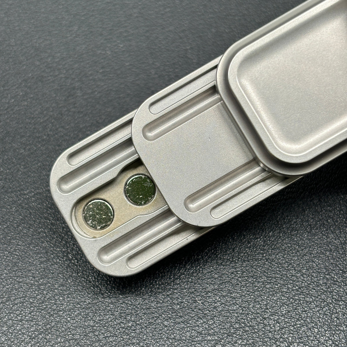 Magnet Feel Stainless Steel