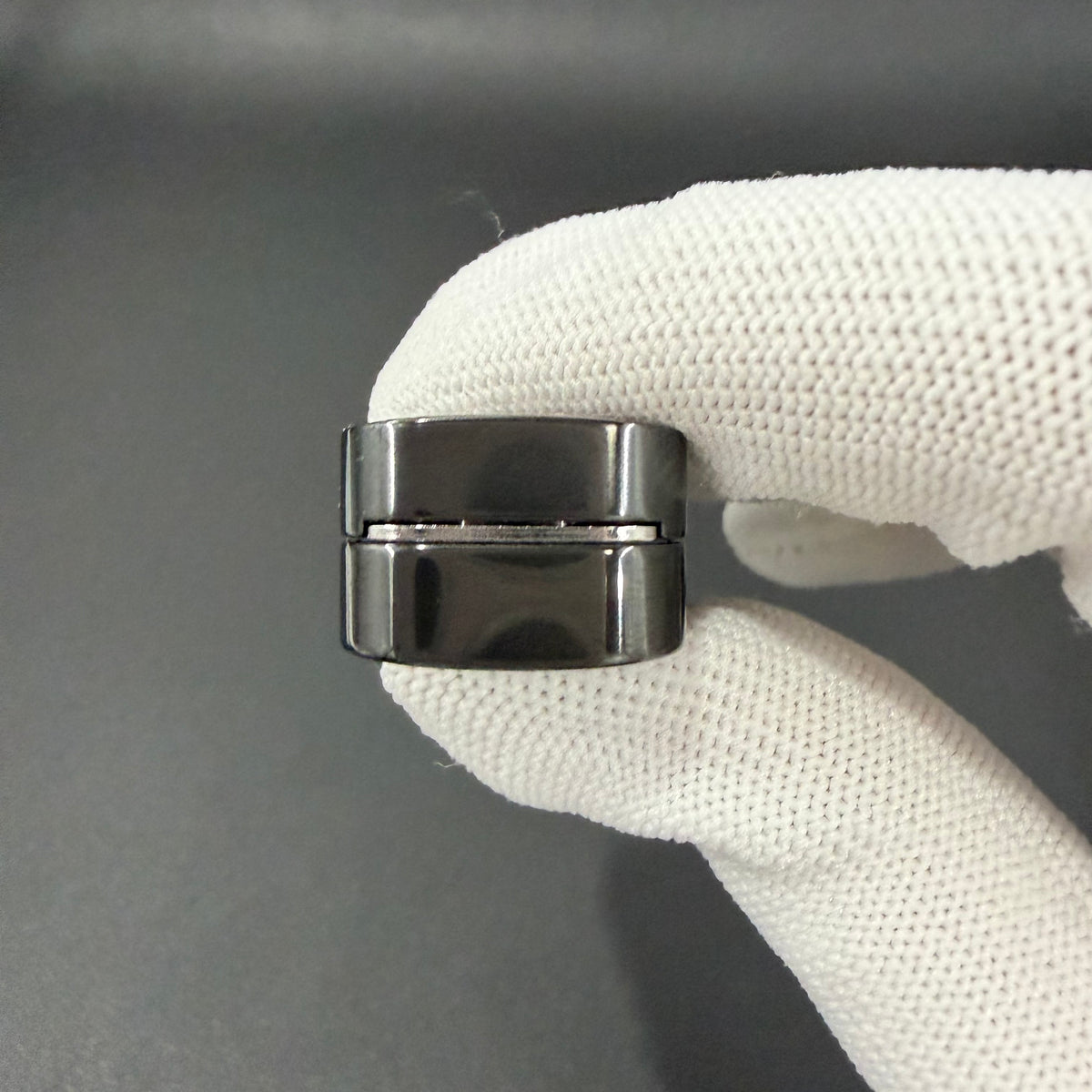Feng Ling Zirconium Color-Anodized Polished