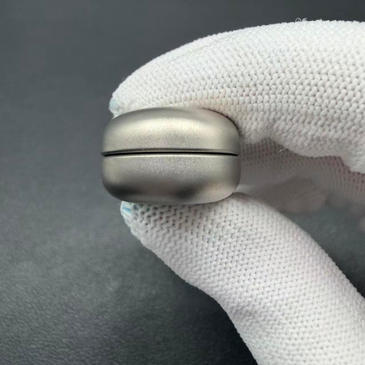 Floating Cloud Titanium