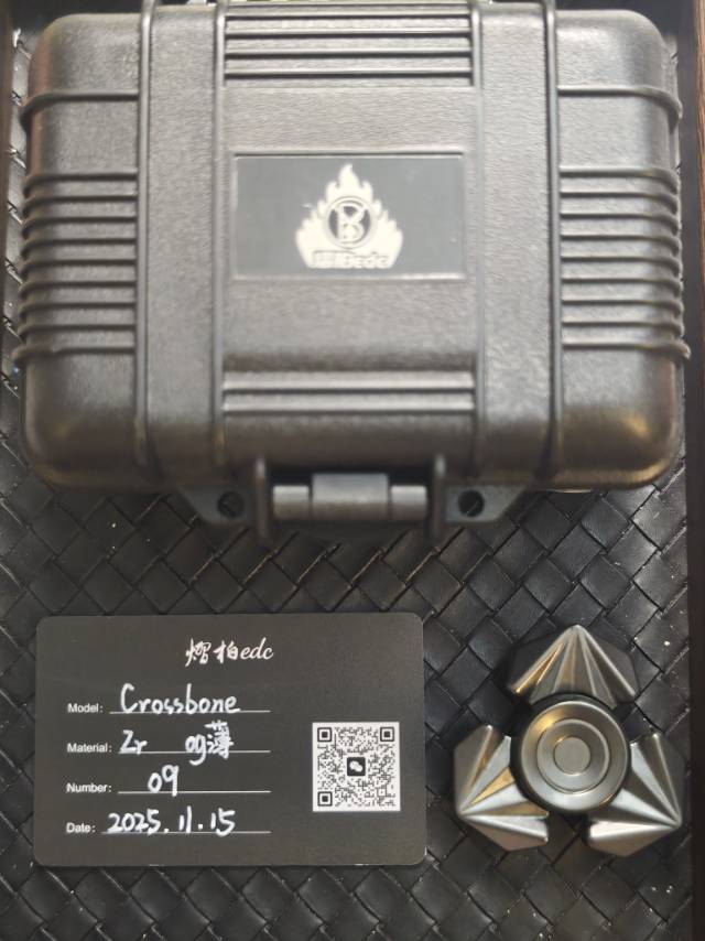Tri-Leaf Crossbone Zirconium