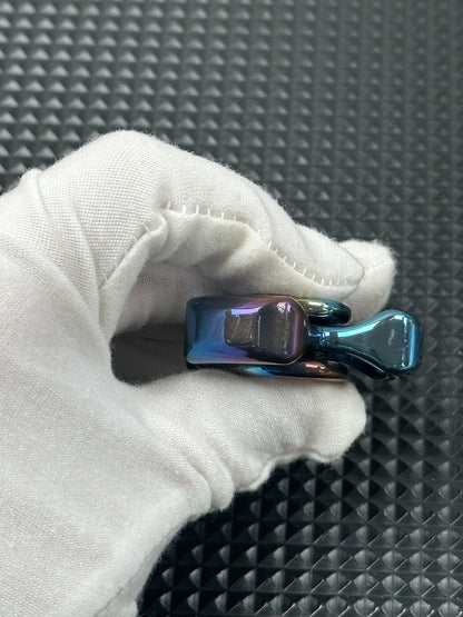 Three-Leaf Horizon Zirconium Oil Slick