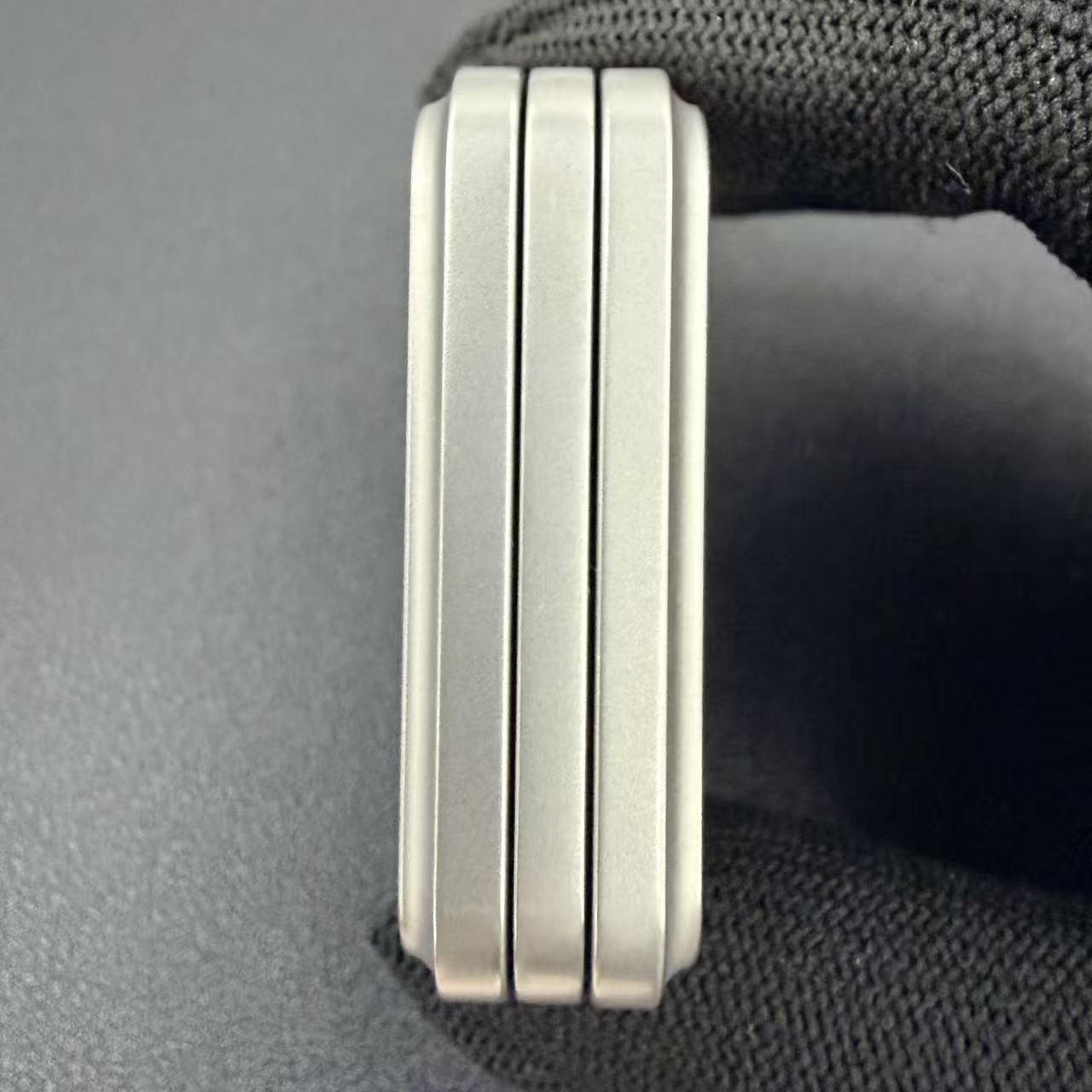 Magnet Feel Stainless Steel Stonewashed