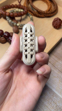 EXOSKELETON PEEK