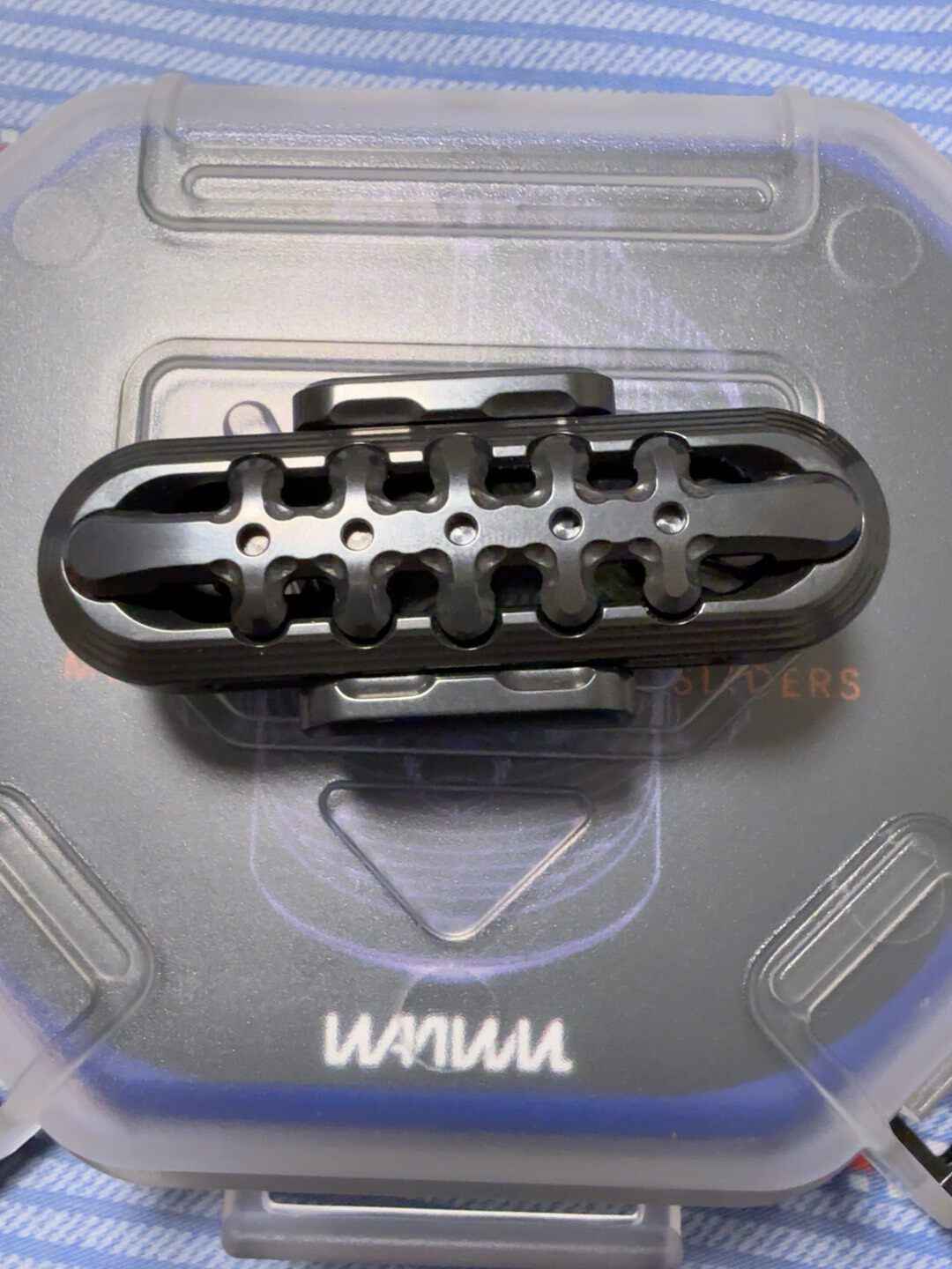 EXOSKELETON, Zirconium