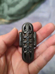 EXOSKELETON, Zirconium