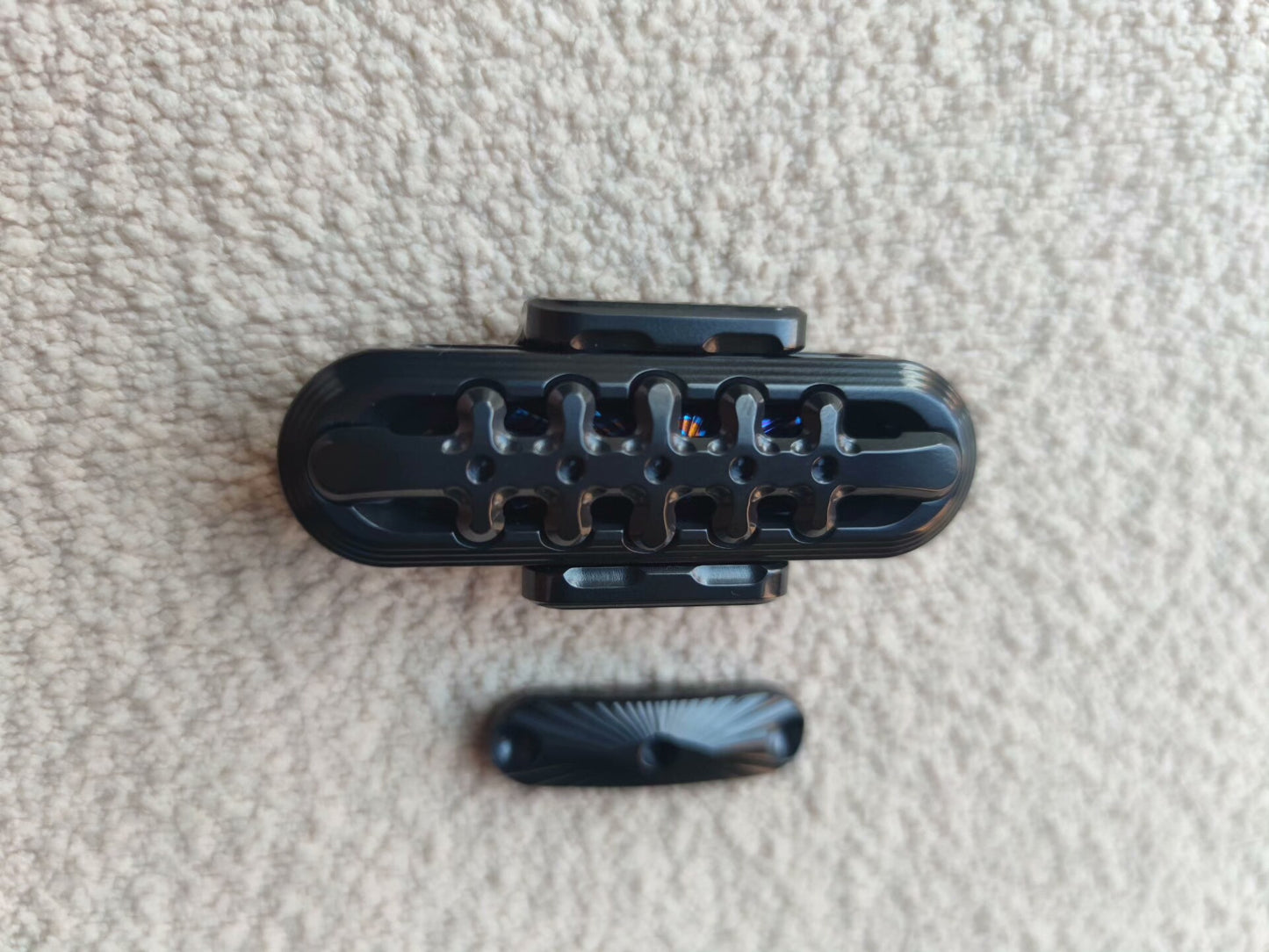 EXOSKELETON, Zirconium