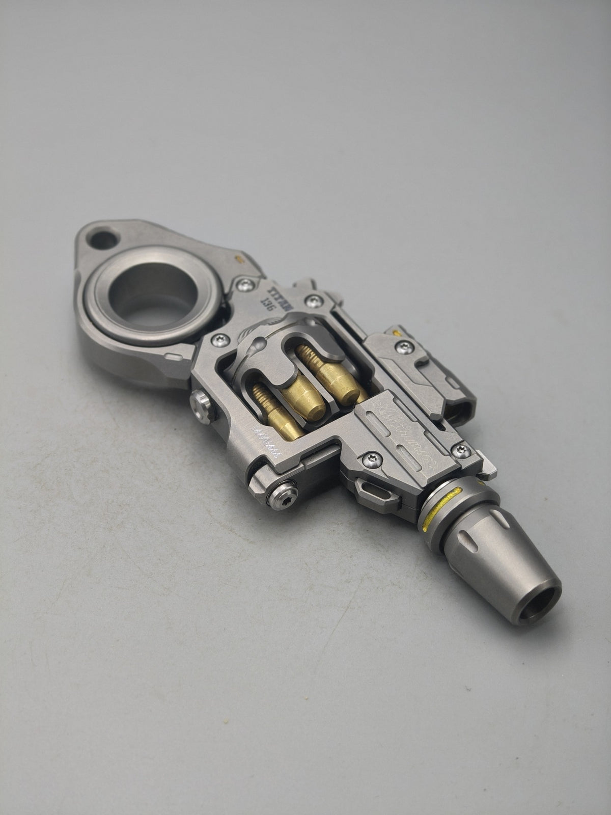 Breaker Titanium
