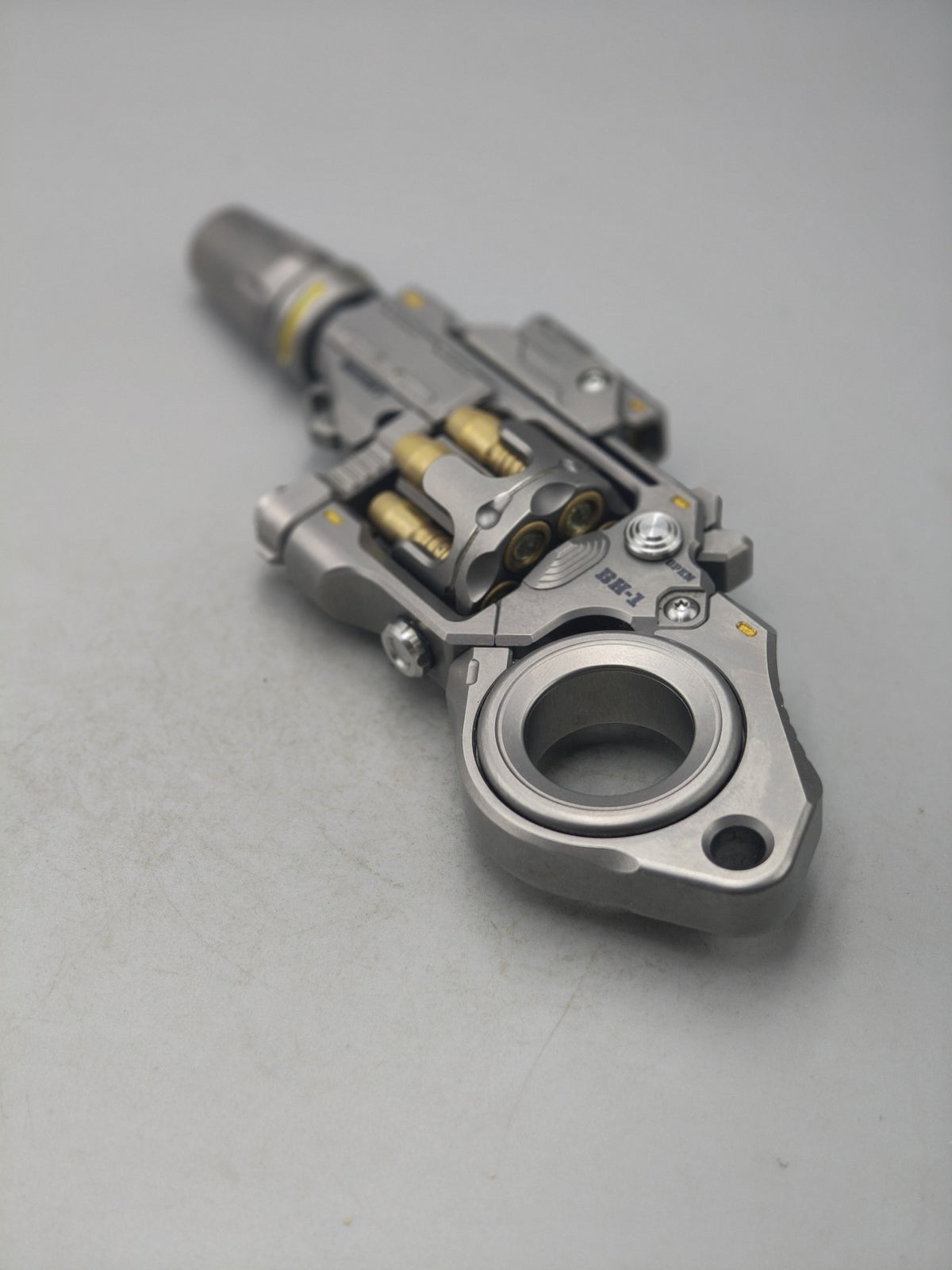 Breaker Titanium