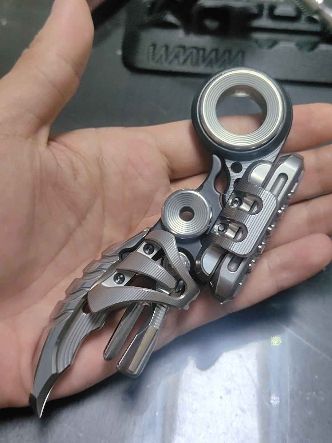 EXOSKELETON Titanium