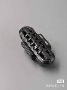 EXOSKELETON, Zirconium
