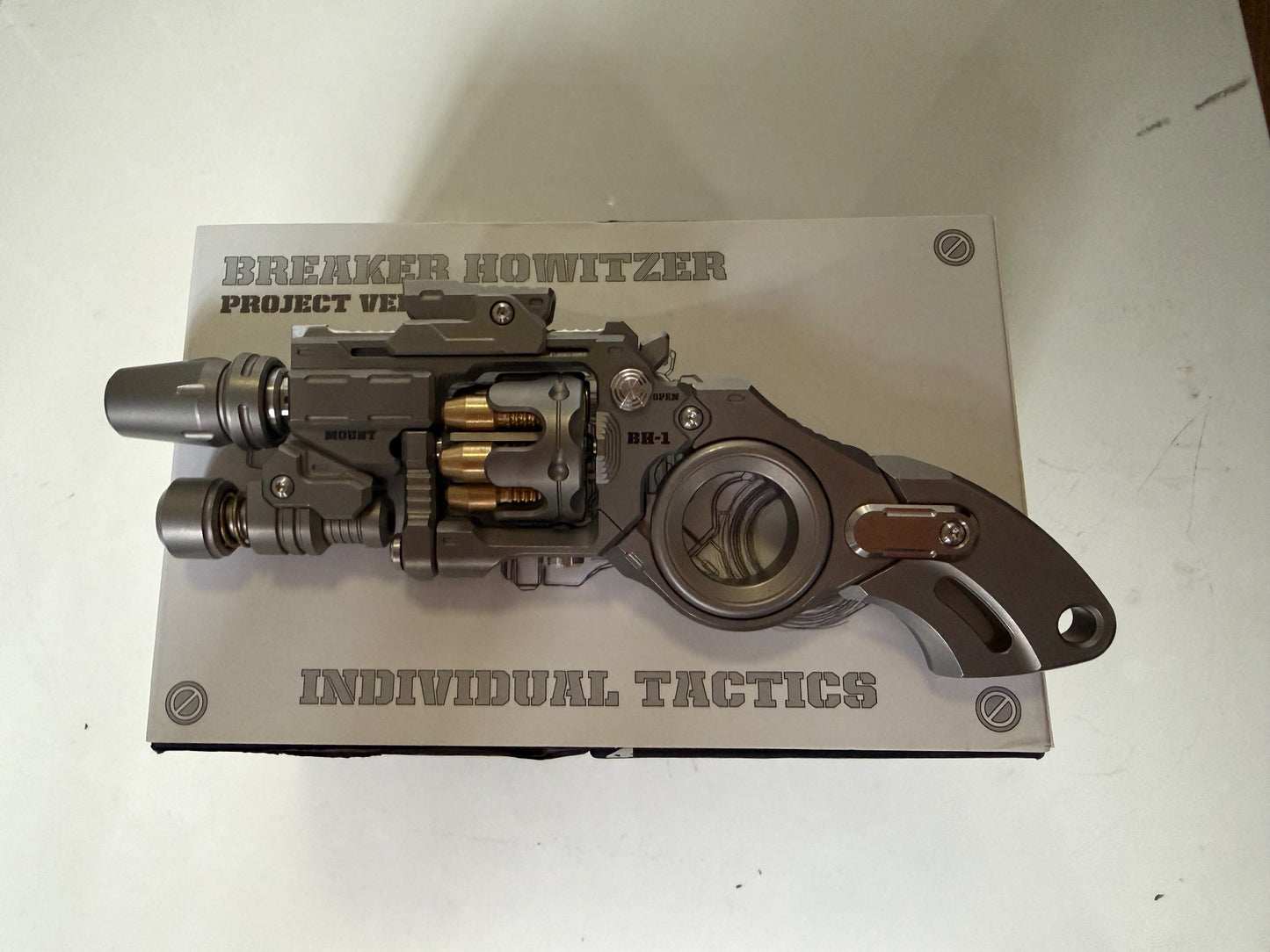 Breaker Titanium