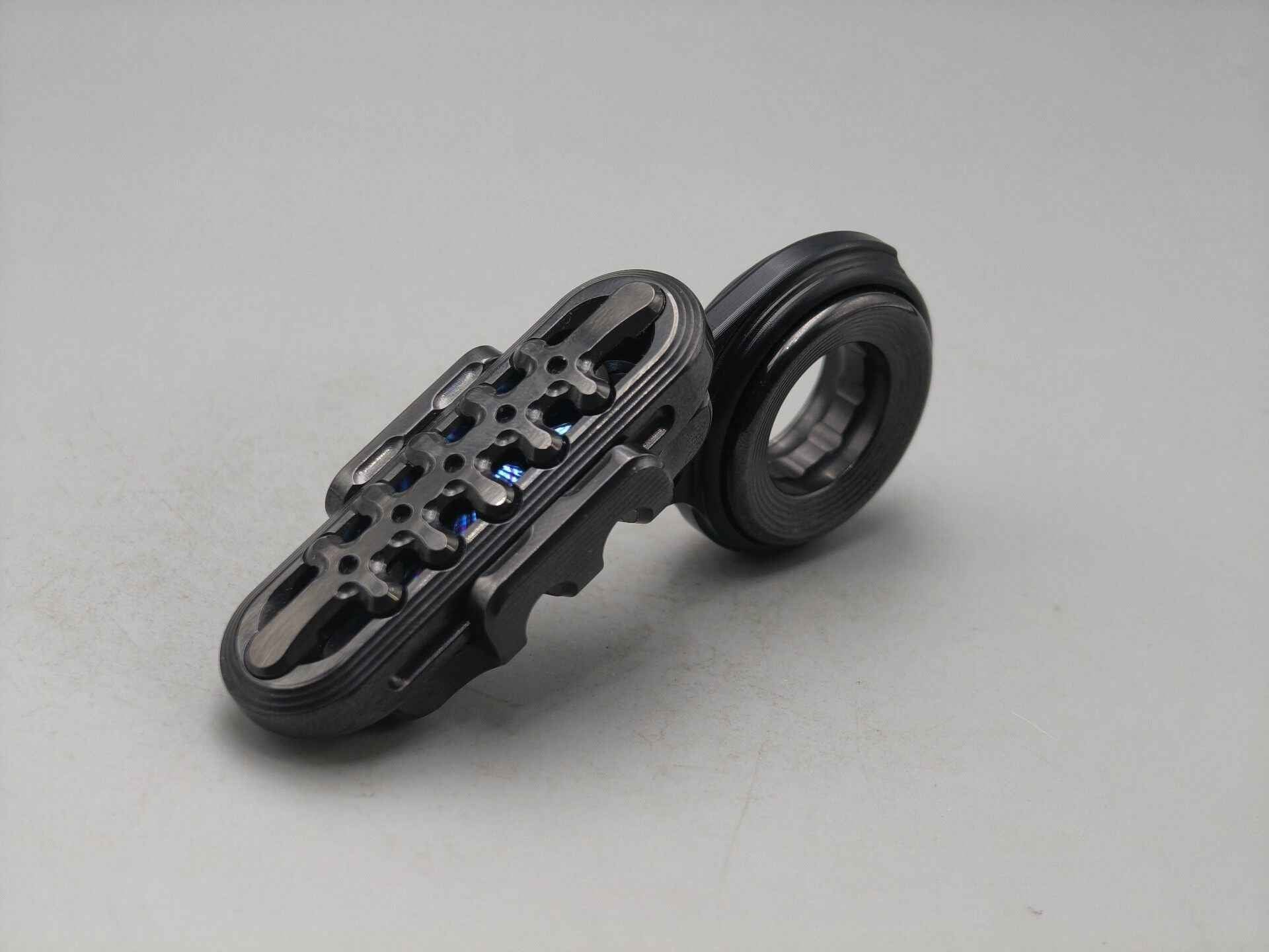EXOSKELETON Zirconium Mokuti