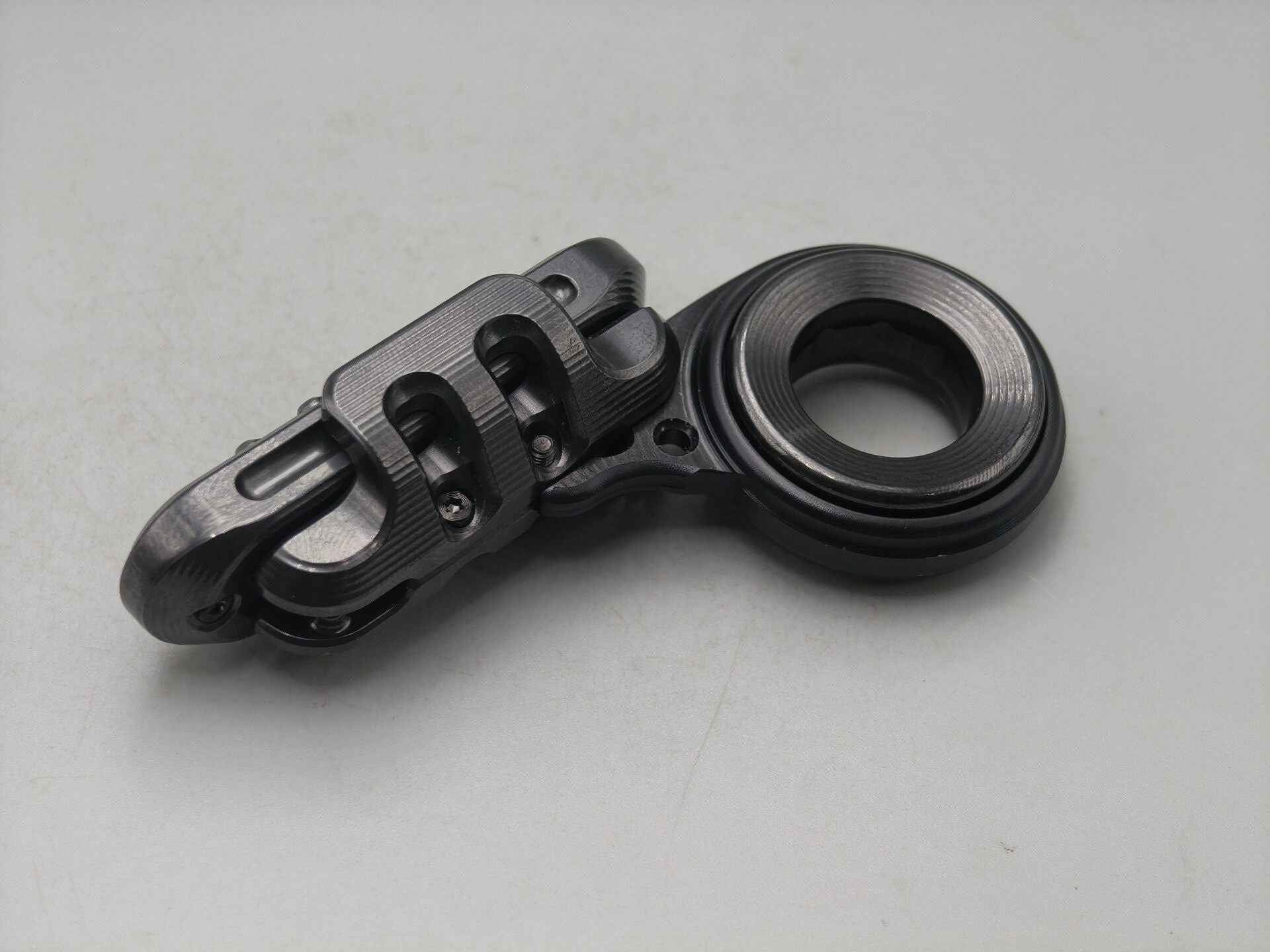 EXOSKELETON Zirconium Mokuti