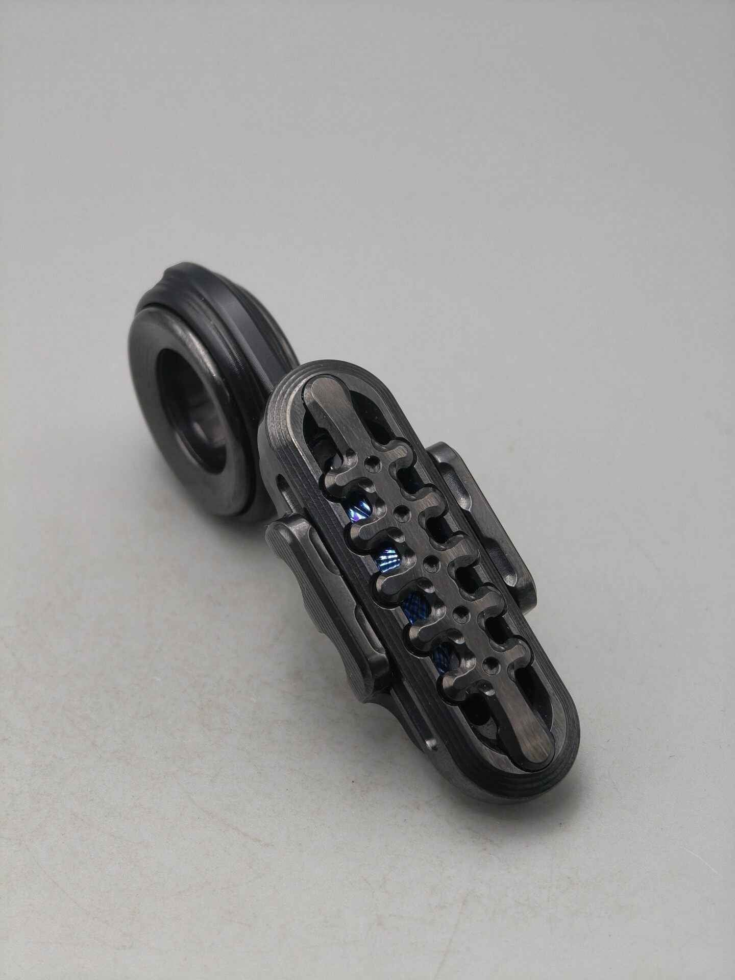 EXOSKELETON Zirconium Mokuti