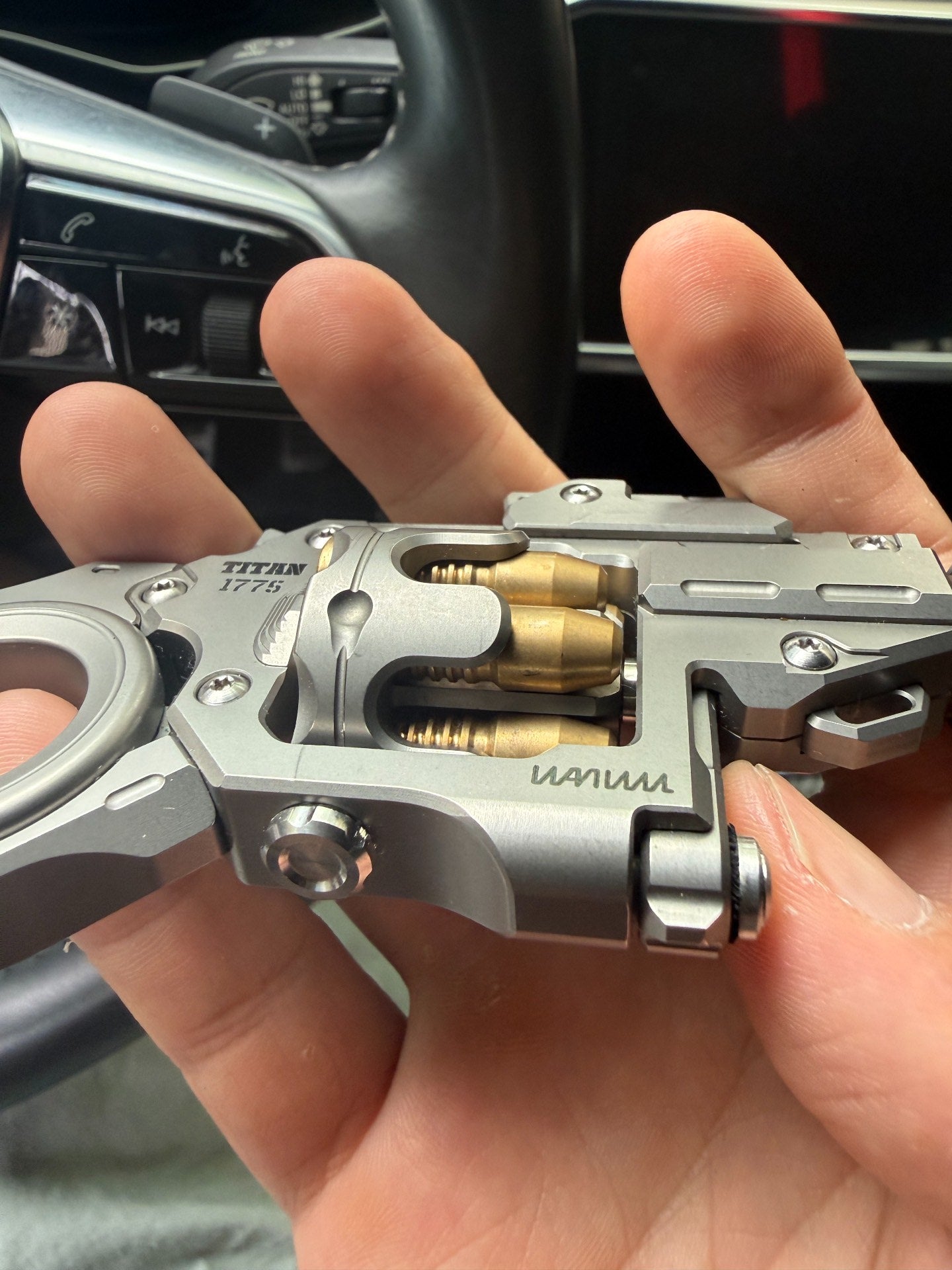 Breaker Titanium