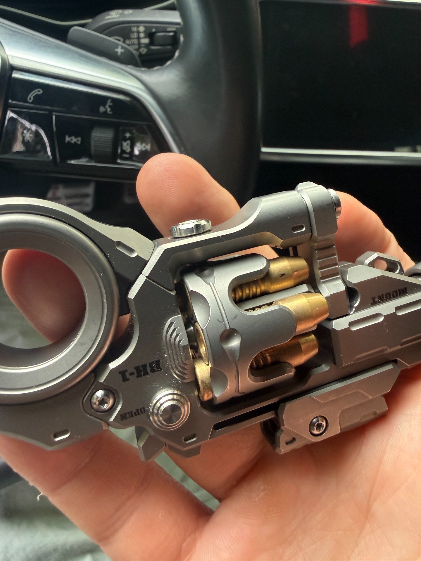 Breaker Titanium