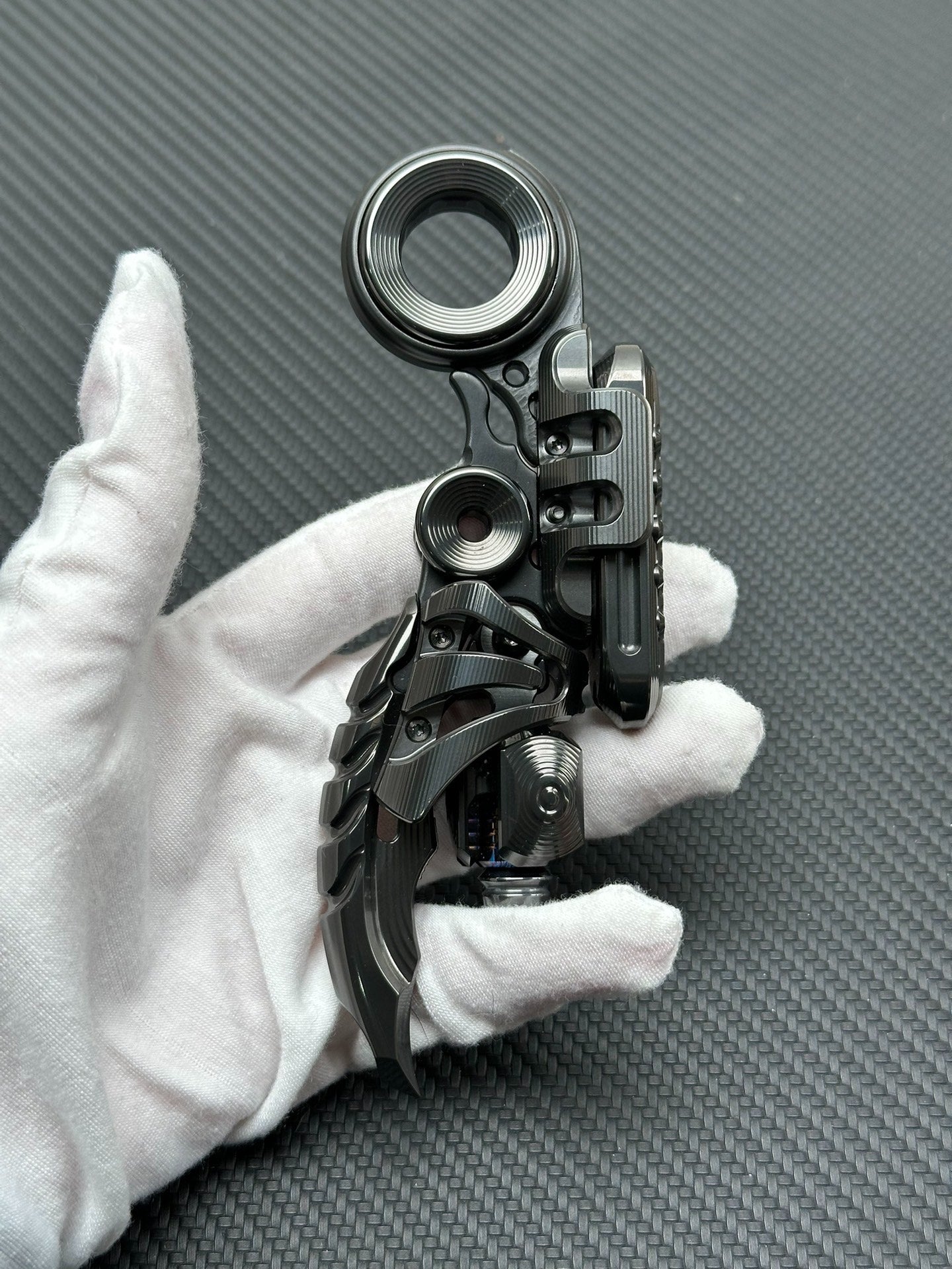 EXOSKELETON Titanium