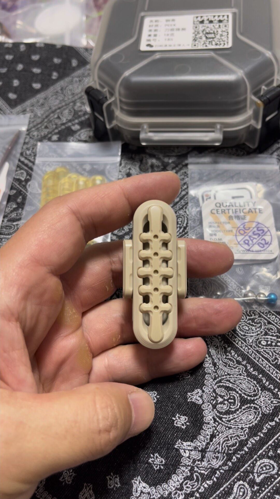 EXOSKELETON PEEK