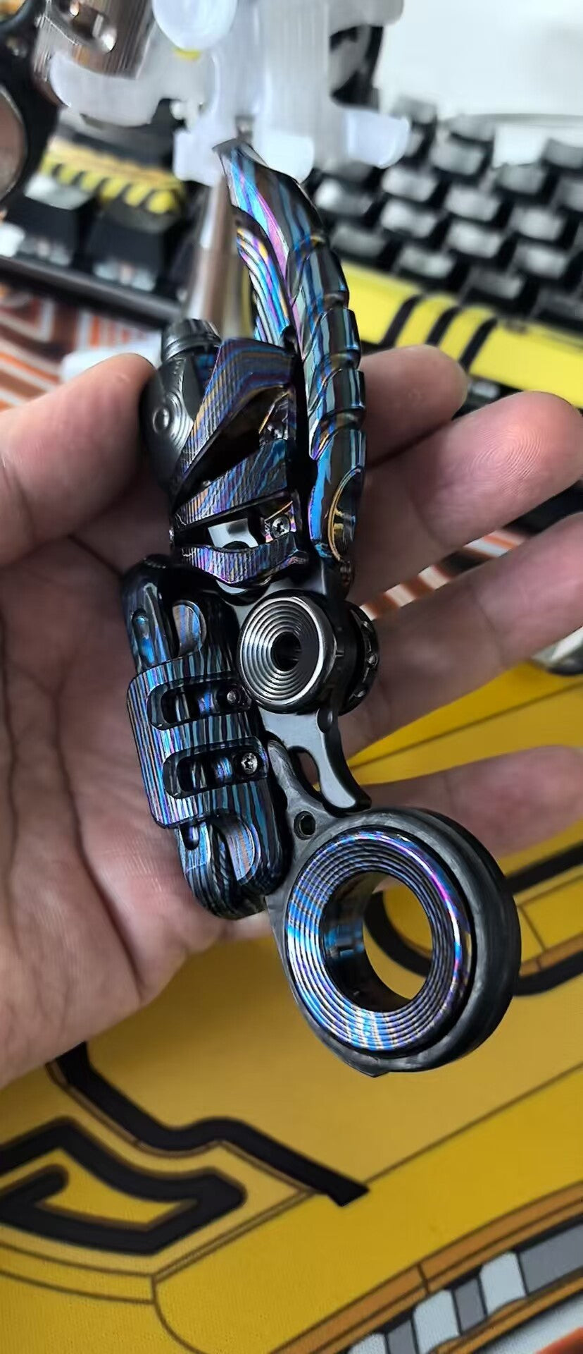 EXOSKELETON, Zircuti