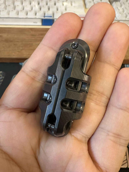 EXOSKELETON Zirconium