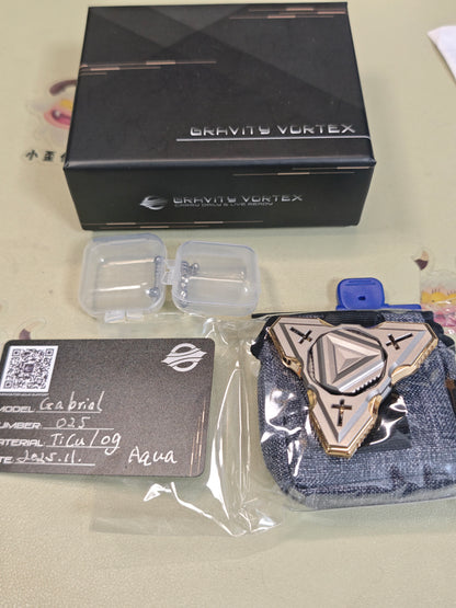 Graviturbine Gabriel Black Gold Shell Opening