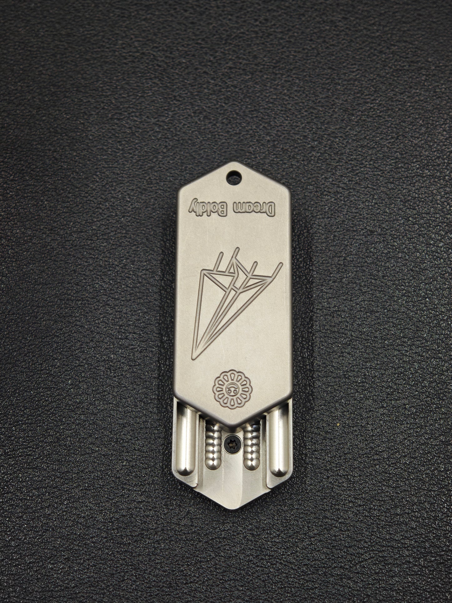 Plane Titanium