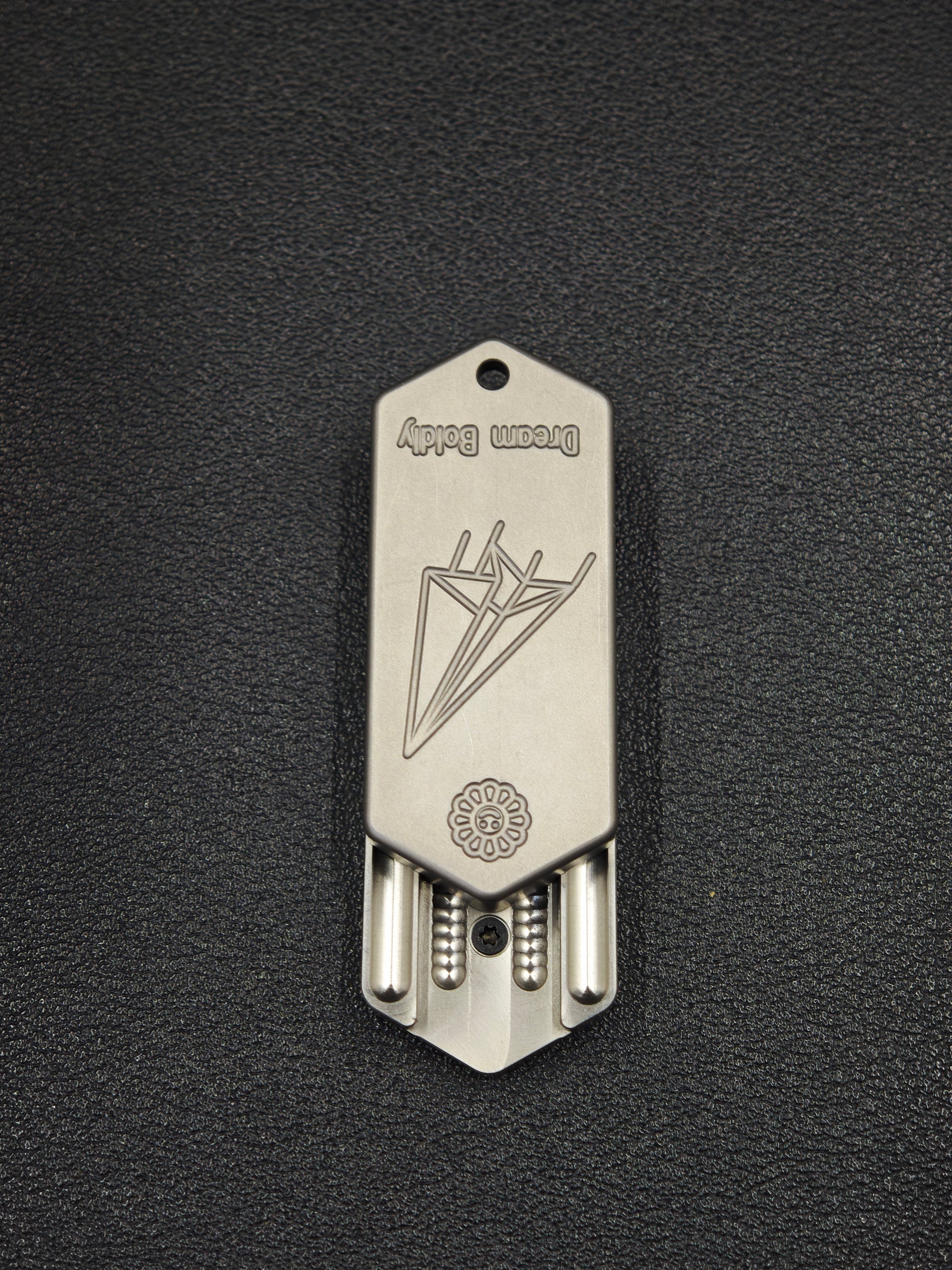 Plane Titanium