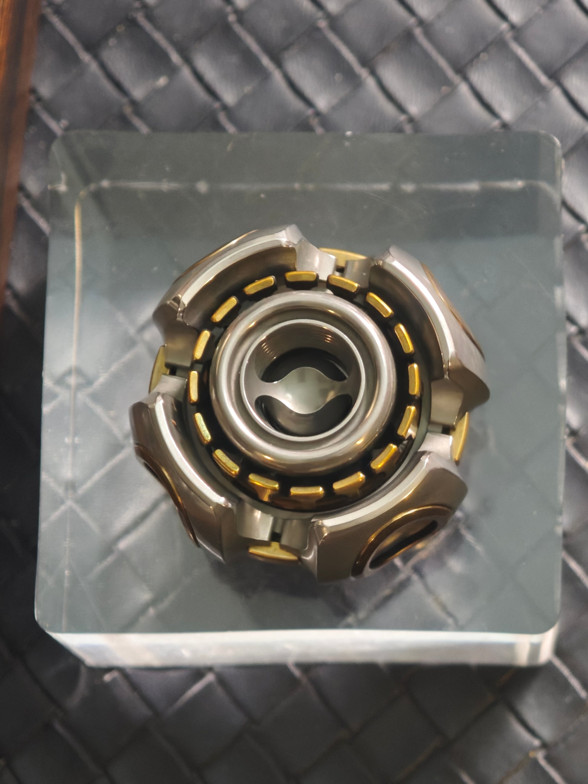 Noiz O Brass Stainless Steel