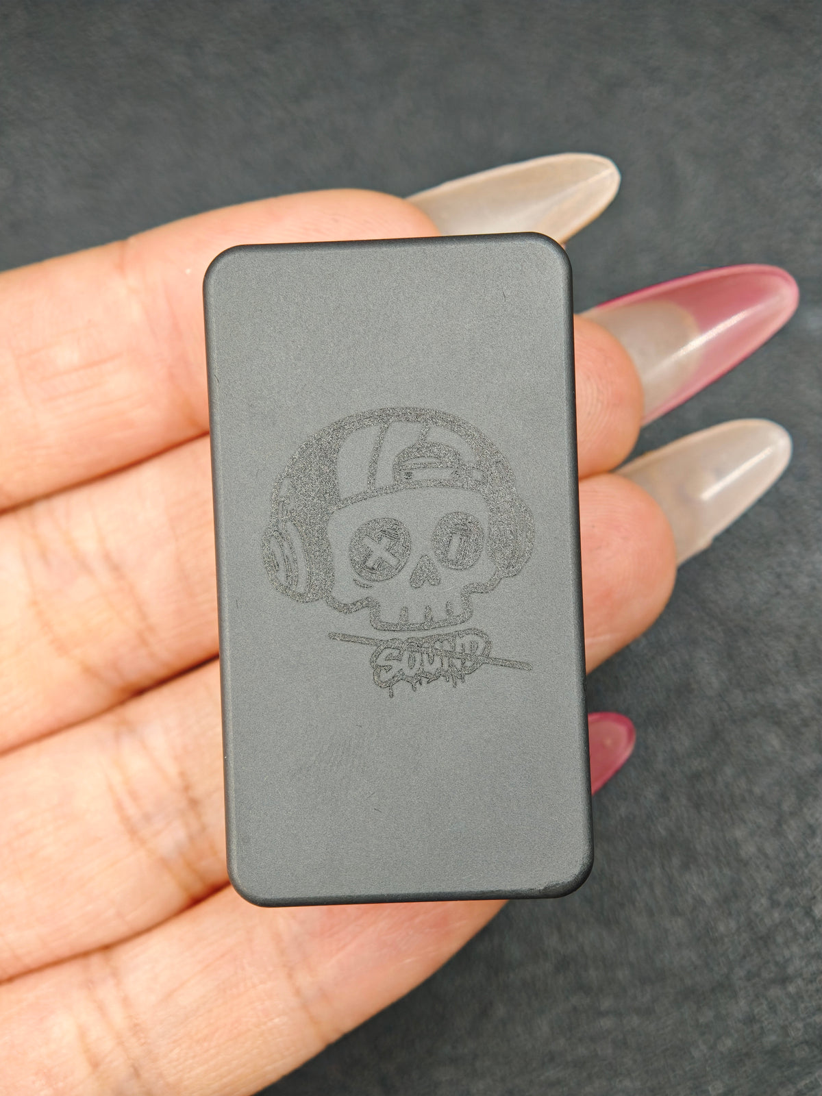 Mute Zirconium