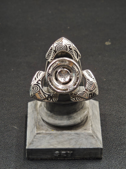 Toothless Mini Pearl White Damasteel