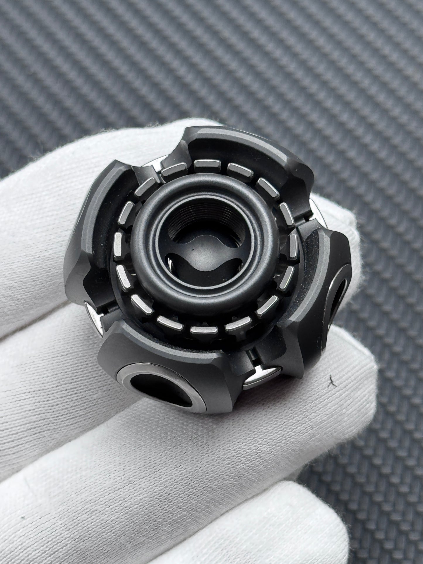 Noiz O Stainless Steel Zirconium